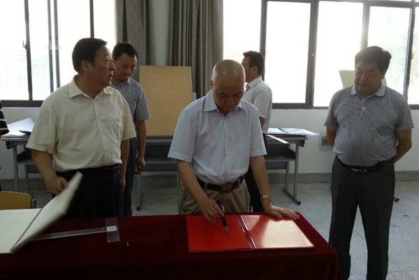 http://www.hzvtc.cn:8080/_mediafile/hzvtc/2015/06/16/2ykz0x5n6g.jpg
